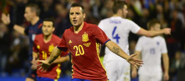 Santi Cazorla, en un partido de la selección. / heavy.com Santi Cazorla, en un partido de la selección. / heavy.com