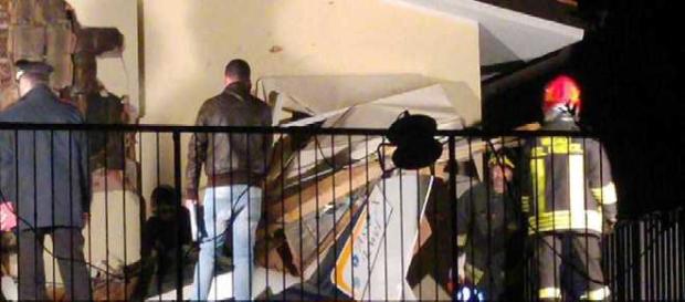 Treviso, aereo ultraleggero precipita su una casa: due morti Treviso, aereo ultraleggero precipita su una casa: due morti