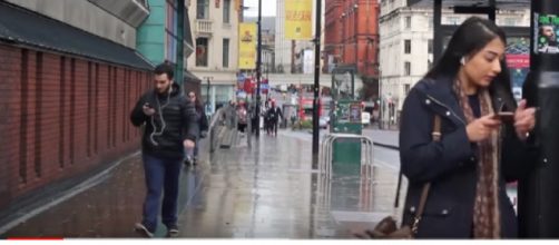 People walking into things whilst texting compilation. [Image Source/markbtelevision YouTube video]