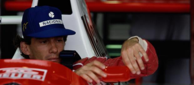 Ídolo Ayrton Senna: evento em São Paulo marca os 25 anos de sua ausência. (Arquivo Blasting News) Ídolo Ayrton Senna: evento em São Paulo marca os 25 anos de sua ausência. (Arquivo Blasting News)