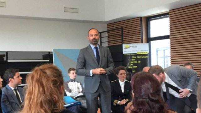 Edouard Philippe promet une baisse de 30% du coût pour passer le permis de conduire