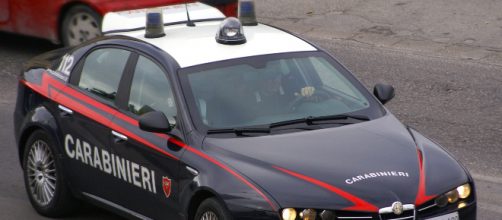 Bergamo, bimba di 9 anni precipita dal quarto piano di una palazzina e muore