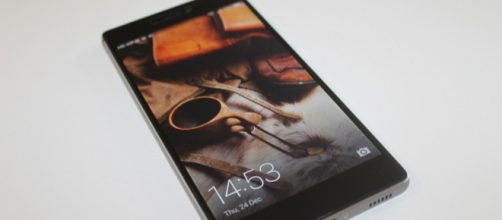 Smartphone Huawei senza più gli aggiornamenti Android di Google dopo la disposizione del governo degli Stati Uniti