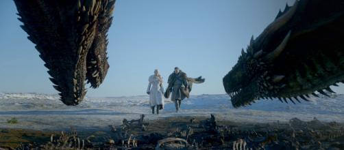 Os atores Emile Clarke e Kit Harrington em cena de 'Game of Thrones'. (Divulgação/HBO)