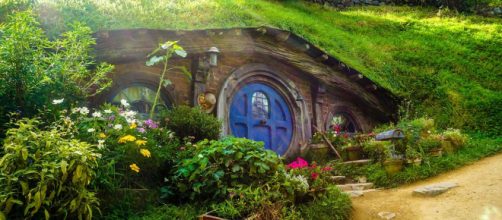 British tourists will have to pay for an ETA and IVL to visit this Hobbit house in New Zealand [Image Pixabay]