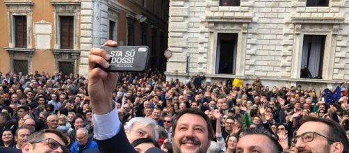 Elezioni: Salvini è ovunque ed i suoi post anti-migranti raggiungono anche i minorenni.