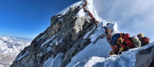 Fallecen seis personas en el Everest a causa de los atasco