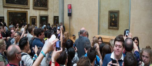 The Louvre currently owns five of da Vinci's works including the Mona Lisa, seen here. [Image source: Wikimedia Commons/Victor Grigas]