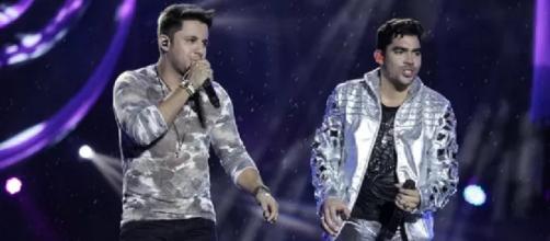 Gabriel Diniz e Cristiano Araújo em show. (Arquivo Blasting News)