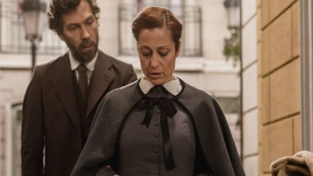 Una Vita, spoiler: Carmen confessa il suo difficile passato a Riera
