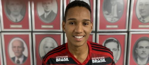 João Lucas é o primeiro reforço anunciado pelo Flamengo para o segundo semestre. (Reprodução/Flamengo)