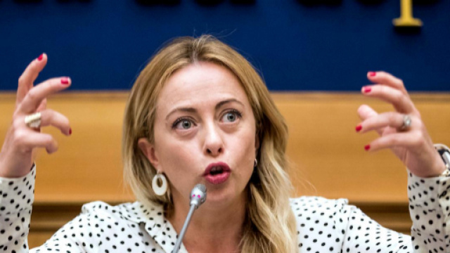 Giorgia Meloni chiede l'abolizione del reddito di cittadinanza