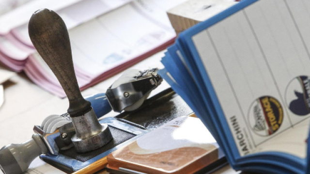 Lecce, sulla scheda un 'De' di troppo: sbagliato il nome del candidato sindaco