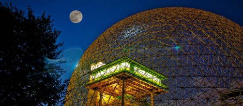 Biosphere of Montreal by night. [Image Hamidreza/Wikimedia Commons]