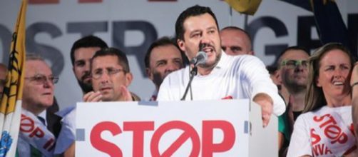 Salvini gela la Caritas e dice che lo fanno solo per soldi