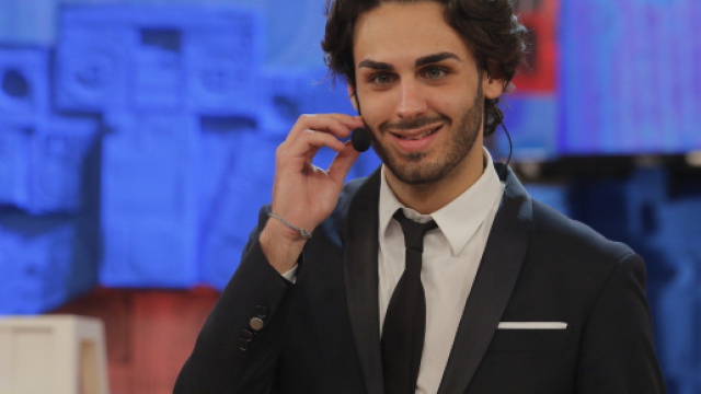 Alberto Urso, concorrente della squadra blu di Amici 16