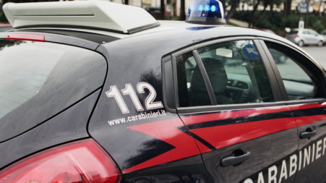 Brindisi, 27enne prende a morsi la madre: finisce in comunit&agrave;