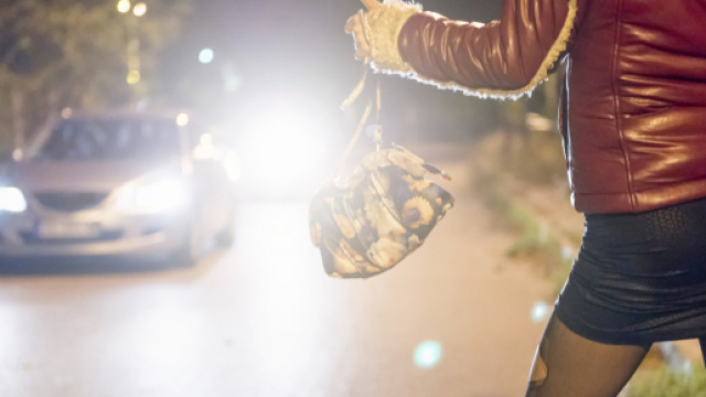 Puglia, anziano morto dopo rapporto con una squillo: lei vuole 30 euro dai carabinieri