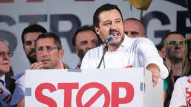 Salvini gela la Caritas e dice che lo fanno solo per soldi