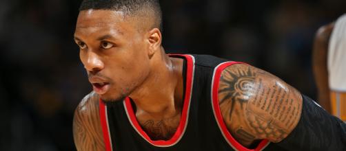 Damian Lillard helped the Trail Blazers gain a 2-1 advantage over the Nuggets on Friday. [Blasting News Database]