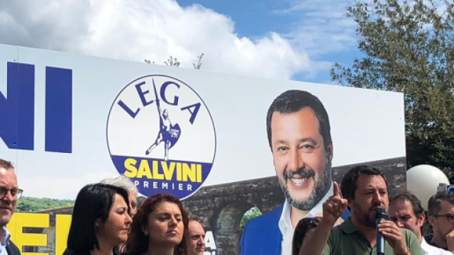 Salvini: 'Vorrei reintrodurre il grembiule nelle scuole: servono ordine e disciplina'
