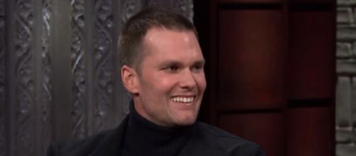 Patriots Update Tom Brady Picks Extra Cash Team Signs Likely