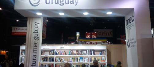Stand de Uruguay en Feria del Libro de Buenos Aires