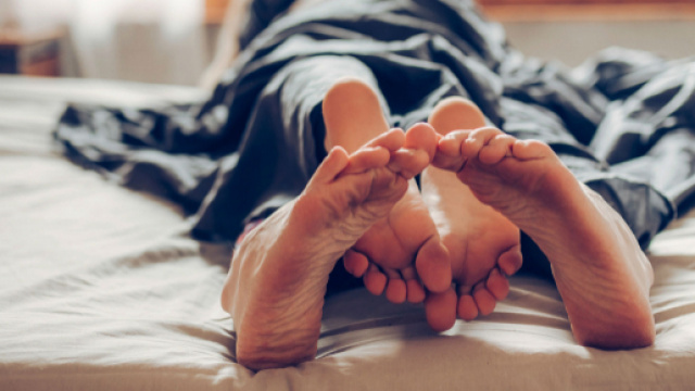 Siana, ha rapporti davanti la finestra di una scuola: viene denunciata per atti osceni