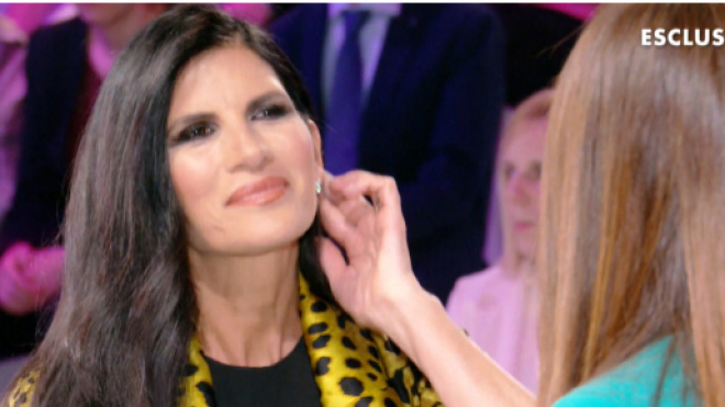 Pamela Prati: certificato medico a Verissimo per giustificare il rinvio delle nozze (RUMORS).