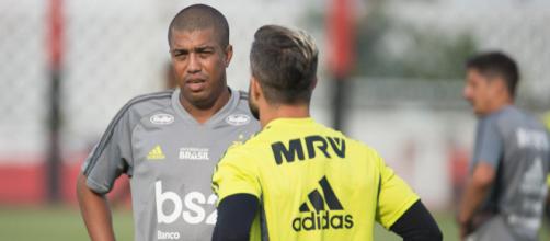 Interino Marcelo Salles estreia no comando do Flamengo neste sábado (11). [Arquivo Blasting News]