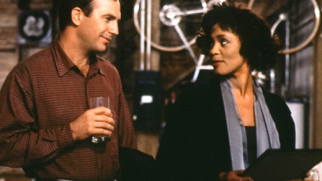Guardia del corpo stasera su Canale 5, con Kevin Costner e Whitney Houston