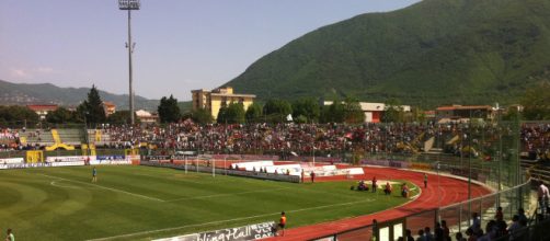 Salerno, tragedia ad Agropoli: tifoso si sente male durante la partita e muore