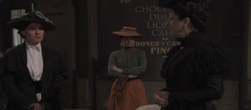 Una Vita, spoiler: Leonor affronta Cristina, Ursula viene smascherata