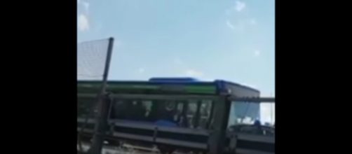 Lo scuolabus di milano durante il sequestro del 20 marzo 2019