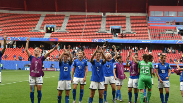 Le azzurre esultano in seguito alla vittoria contro l'Australia (via Twitter).