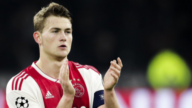 Les rumeurs font rage autour du point de chute du joueur de l'Ajax.