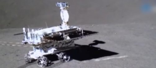 China’s Yutu-2 rolls across the surface of the Moon. [Image source/The Planetary Society YouTube video]