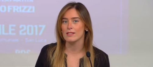 Maria Elena Boschi dura con Toninelli e il governo in aula