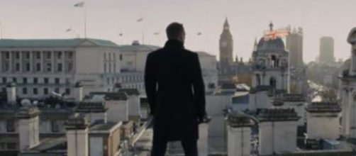 No injury is keeping Daniel Craig from completing 'Bond 25,' his last film as 007. [Source: James Bond 007/YouTube/Screenshot]