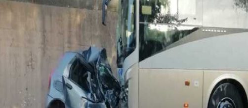 Taranto, auto si schianta contro un bus: Pietro muore a 19 anni