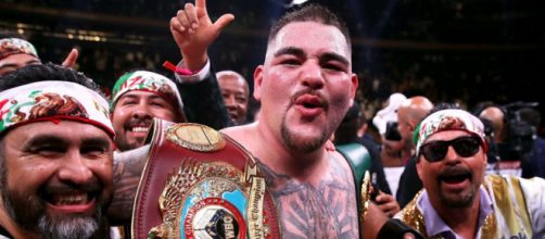 Andy Ruiz è il nuovo campione mondiale dei pesi massimi versione Super WBA, IBF, IBO e WBO