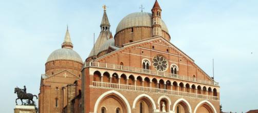 Basilica di Sant'Antonio di Padova, festa il 22 Giugno per trovare marito e moglie
