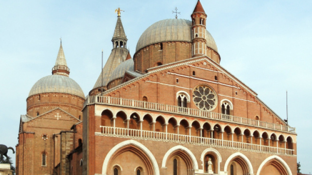 Basilica di Sant'Antonio di Padova, festa il 22 Giugno per trovare marito e moglie