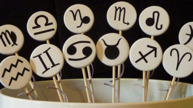 L'oroscopo di domenica 7 luglio 2019, la Luna abbraccia la Vergine