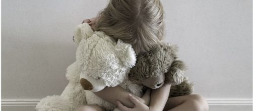 La Spezia, abusi su bimba di 10 anni: arrestato amico di famiglia 65enne | thesocialpost.it