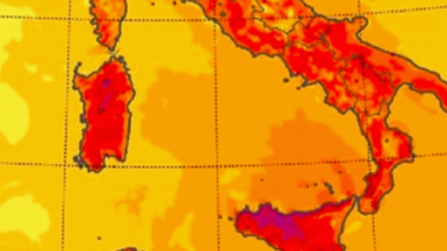Campania, da domani temperature fino a 40 gradi: rischio colpo di calore e infarto. I sintomi -