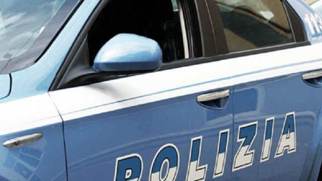 La polizia di Cagliari arresta tre extracomunitari accusati di violenze e rapina.