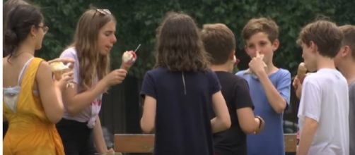 France on hot weather alert as heatwave reaches Europe. [Image source/FRANCE 24 English YouTube video]