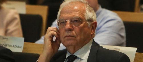 Borrell deja de ser eurodiputado y vuelve a ser ministro