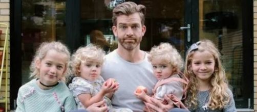 Un père de famille partage le quotidien avec ses filles - photo publiée sur Ohmymag et Pinterest